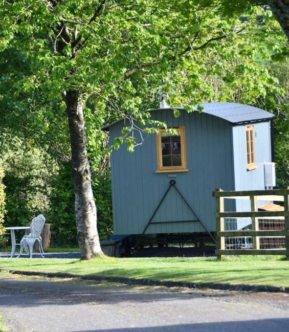 The Shepherds Hut Кармартен Экстерьер фото